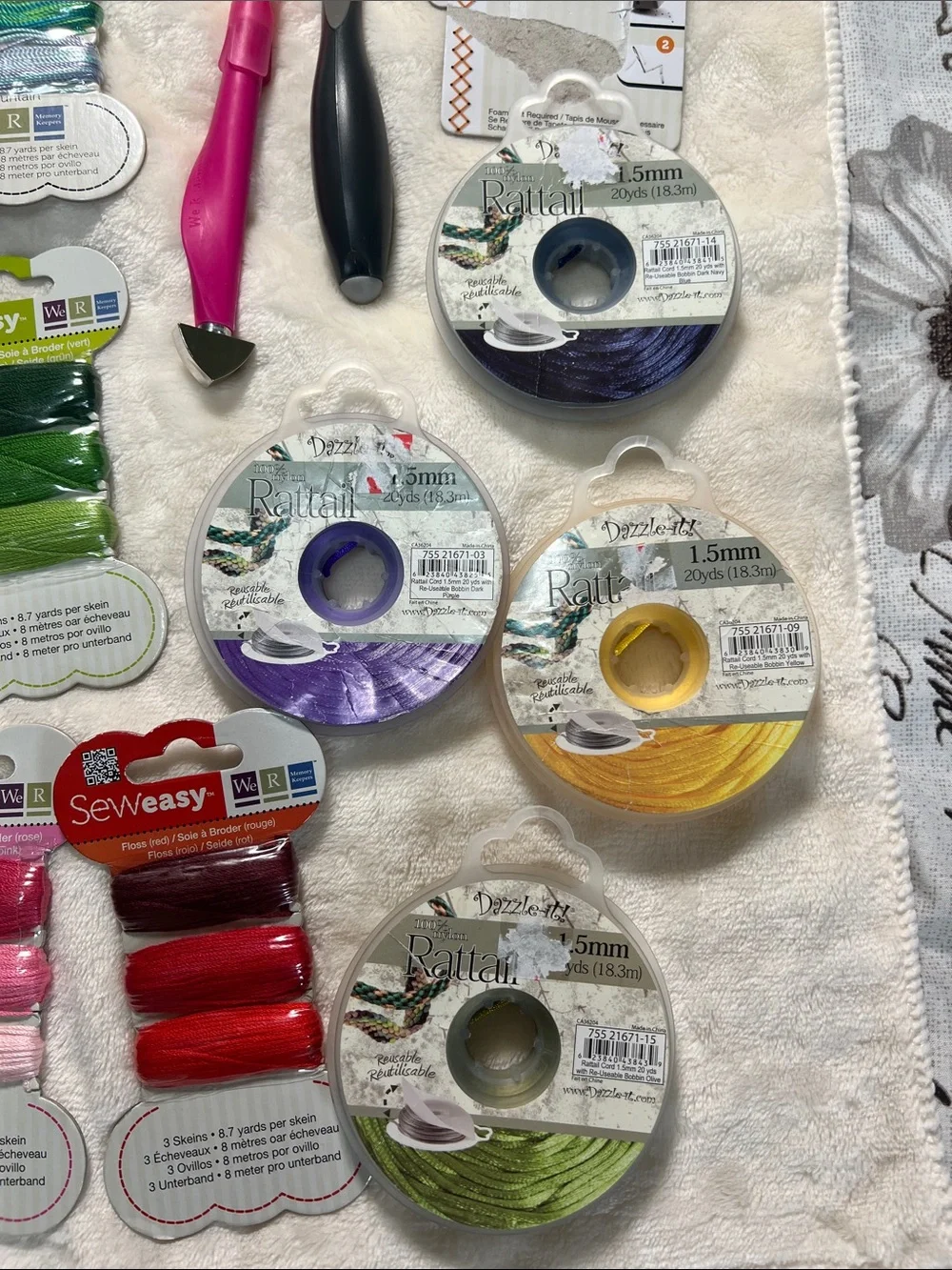 Sewing & Embroidery Notions Kit with Colorful Threads and Tools for Card Making